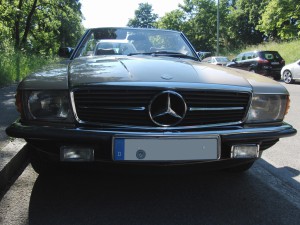 Frontansicht Mercedes 280SL R 107