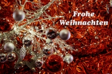 Weihnachtskarte mit Christbaumkugeln